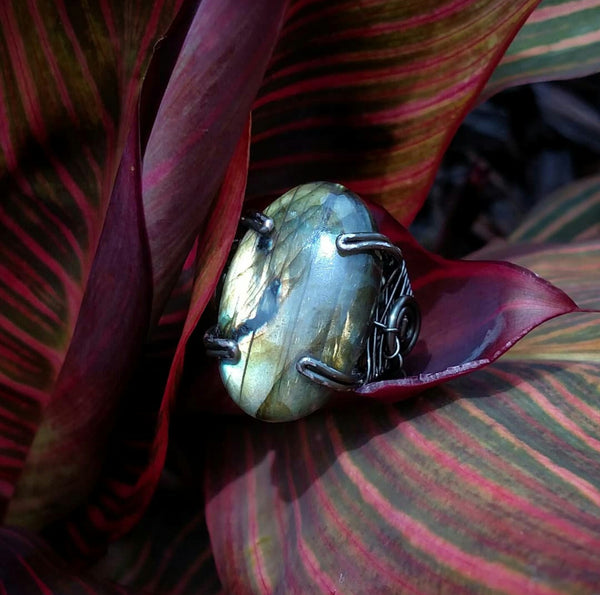"Bruja" Wire Wrapped Labradorite Ring