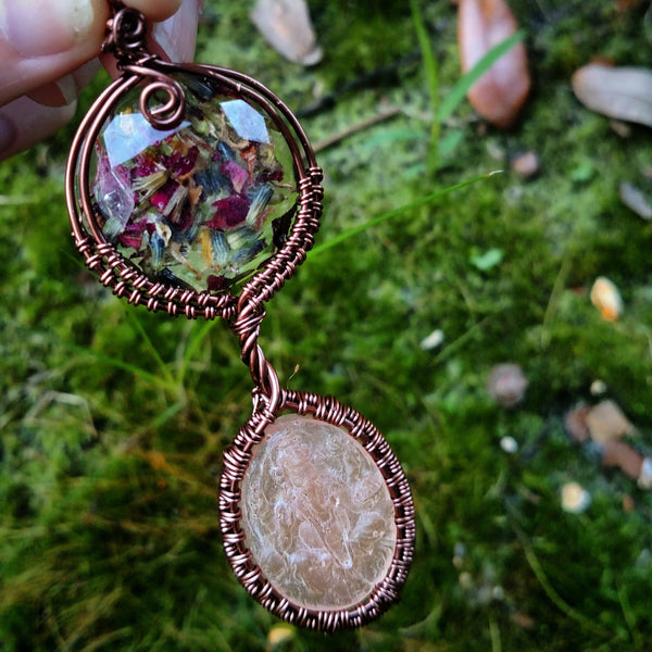 "Ganesha Love" - Wire Wrapped Resin Cabochon Pendant Necklace